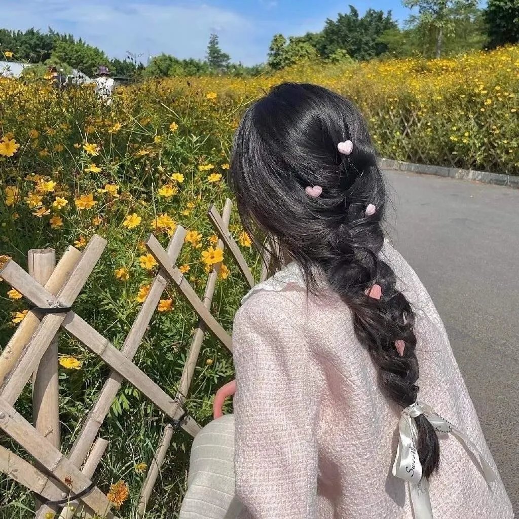 左边最后那栋房子